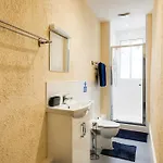 Str8bs8 Banksy 2-bedroom Apartment, Clifton, Parking & Garden *
