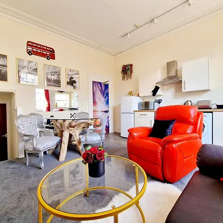 Stylish Clifton Flat, Permit Parking X1, Garden & Picnic Area * Бристоль