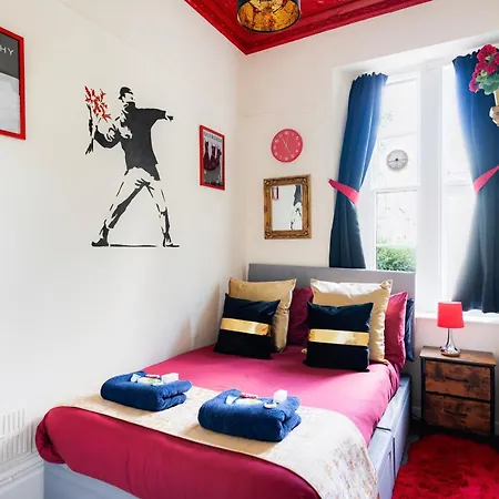 Str8bs8 Banksy 2-bedroom Apartment, Clifton, Parking & Garden Апартаменты