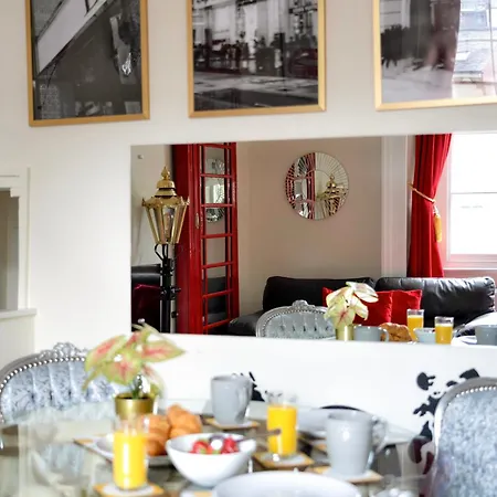 Str8bs8 Banksy 2-bedroom Apartment, Clifton, Parking & Garden Апартаменты Бристоль