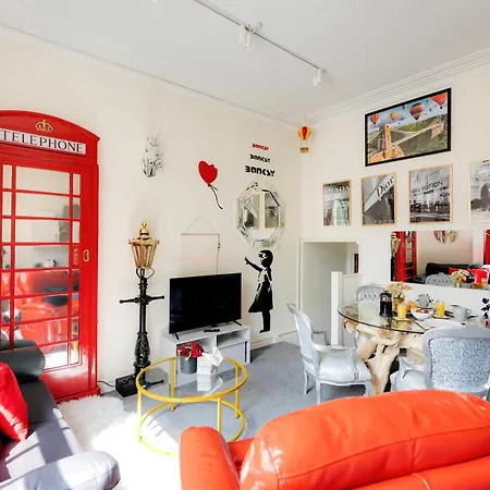 Str8bs8 Banksy 2-bedroom Apartment, Clifton, Parking & Garden Апартаменты