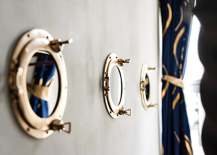 Stylish Clifton Flat, Permit Parking X1, Garden & Picnic Area