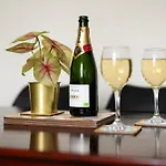 Appartamento Str8bs8 Banksy 2-bedroom Apartment, Clifton, Parking & Garden