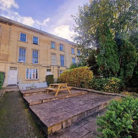 Stylish Clifton Flat, Permit Parking X1, Garden & Picnic Area דירה *