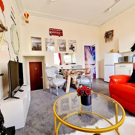Stylish Clifton Flat, Permit Parking X1, Garden & Picnic Area * בריסטול