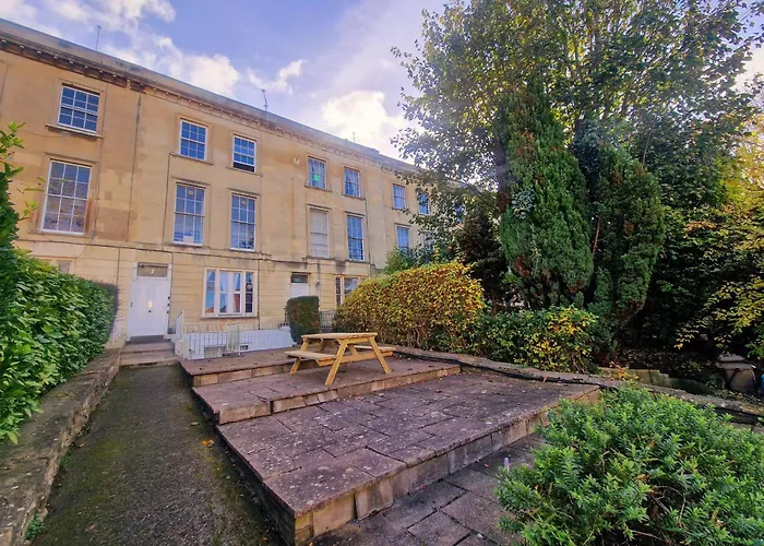 Stylish Clifton Flat, Permit Parking X1, Garden & Picnic Area Apartman *
