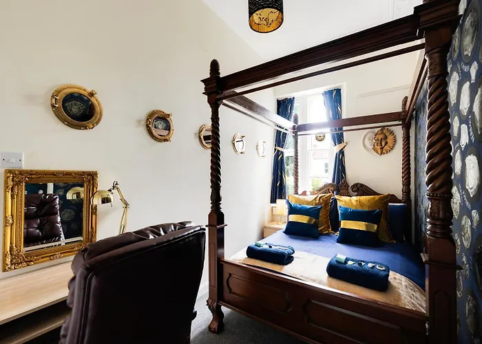 Stylish Clifton Flat, Permit Parking X1, Garden & Picnic Area Apartman