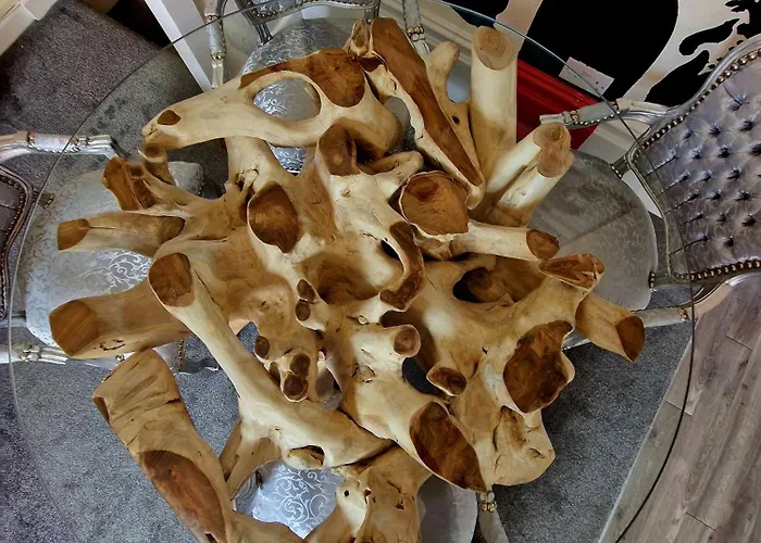 Stylish Clifton Flat, Permit Parking X1, Garden & Picnic Area *