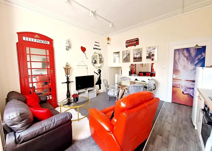 Stylish Clifton Flat, Permit Parking X1, Garden & Picnic Area Apartman